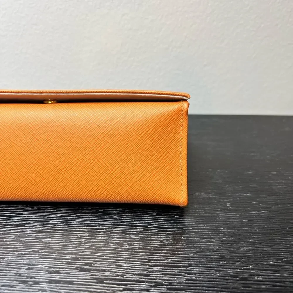 ๐ NWOT Tory Burch Sunglasses Case Orange with Gold Emblem Logo Leather Like - Picture 10 of 11
